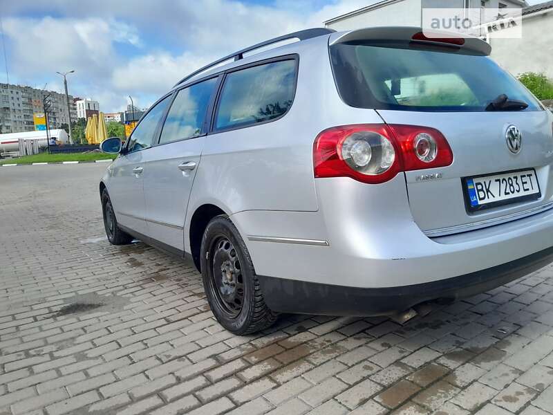 Універсал Volkswagen Passat 2008 в Рівному