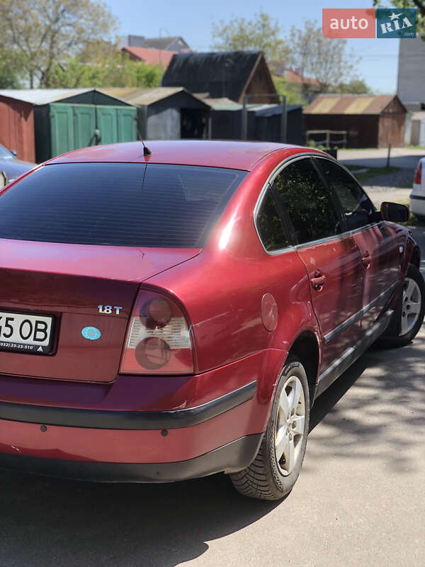 Седан Volkswagen Passat 2001 в Буську