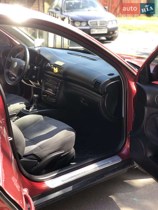 Седан Volkswagen Passat 2001 в Буську