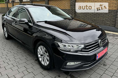 Седан Volkswagen Passat 2020 в Тячеве