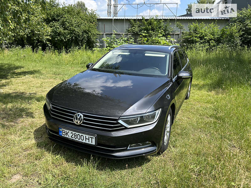 Универсал Volkswagen Passat 2018 в Ровно