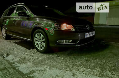 Універсал Volkswagen Passat 2012 в Хотині