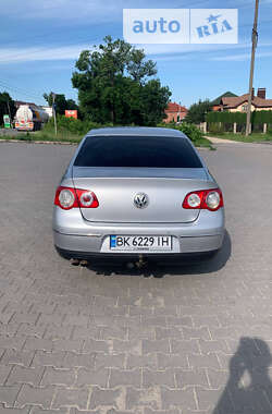 Седан Volkswagen Passat 2005 в Хмельницькому