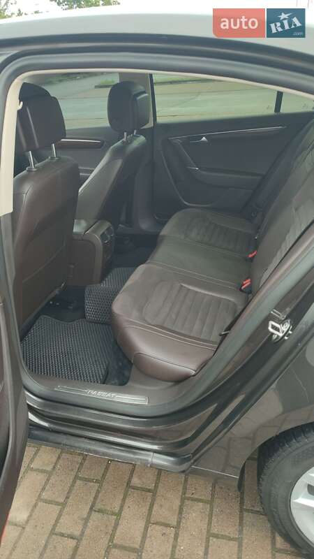 Седан Volkswagen Passat 2011 в Виноградове