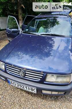 Универсал Volkswagen Passat 1996 в Виноградове