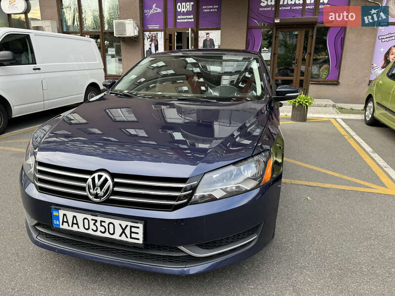 Седан Volkswagen Passat 2013 в Києві