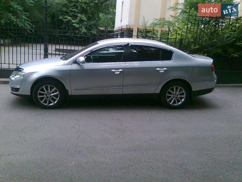 Седан Volkswagen Passat 2008 в Запорожье