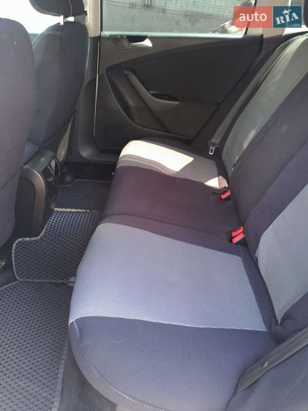 Универсал Volkswagen Passat 2009 в Хмельницком