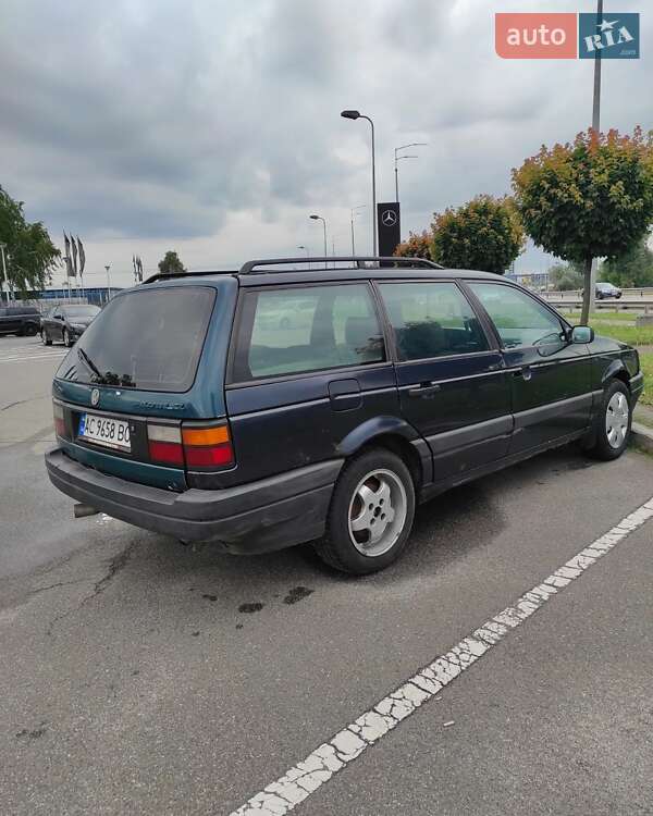 Универсал Volkswagen Passat 1991 в Каневе