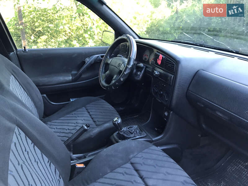 Седан Volkswagen Passat 1996 в Самборі фото 11 Седан Volkswagen Passat 1996 в Самборі