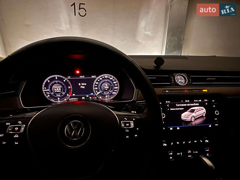 Универсал Volkswagen Passat 2018 в Львове