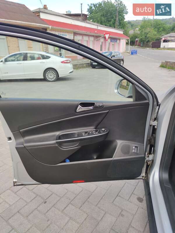 Универсал Volkswagen Passat 2007 в Киеве