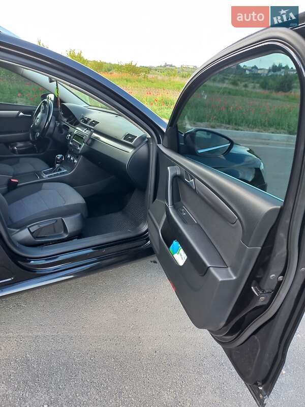 Універсал Volkswagen Passat 2014 в Рівному