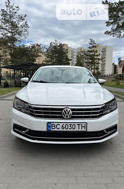 Седан Volkswagen Passat 2017 в Львові