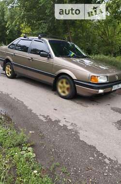 Седан Volkswagen Passat 1989 в Харькове