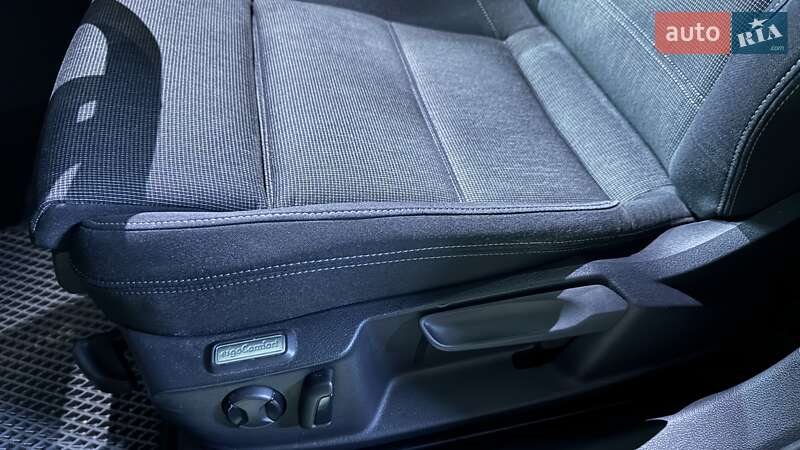 Универсал Volkswagen Passat 2018 в Киеве