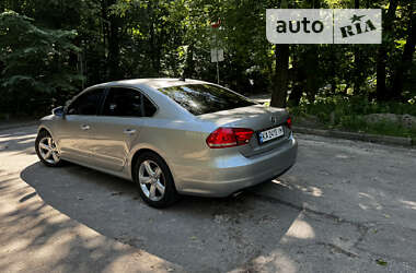 Седан Volkswagen Passat 2013 в Киеве