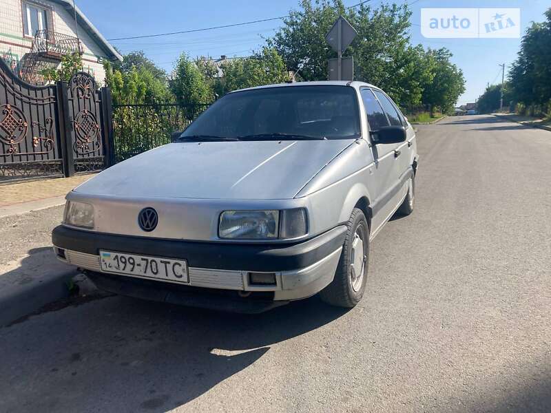 Седан Volkswagen Passat 1988 в Тернополі