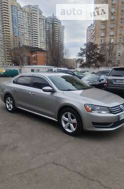 Седан Volkswagen Passat 2011 в Києві