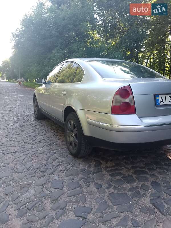 Седан Volkswagen Passat 2001 в Яготине