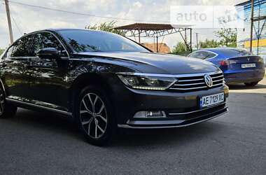 Седан Volkswagen Passat 2016 в Кривом Роге