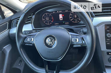 Универсал Volkswagen Passat 2017 в Львове