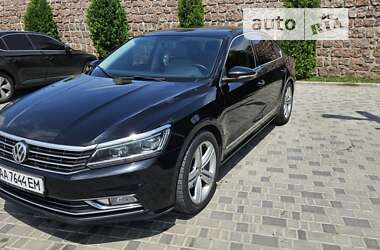 Седан Volkswagen Passat 2016 в Киеве