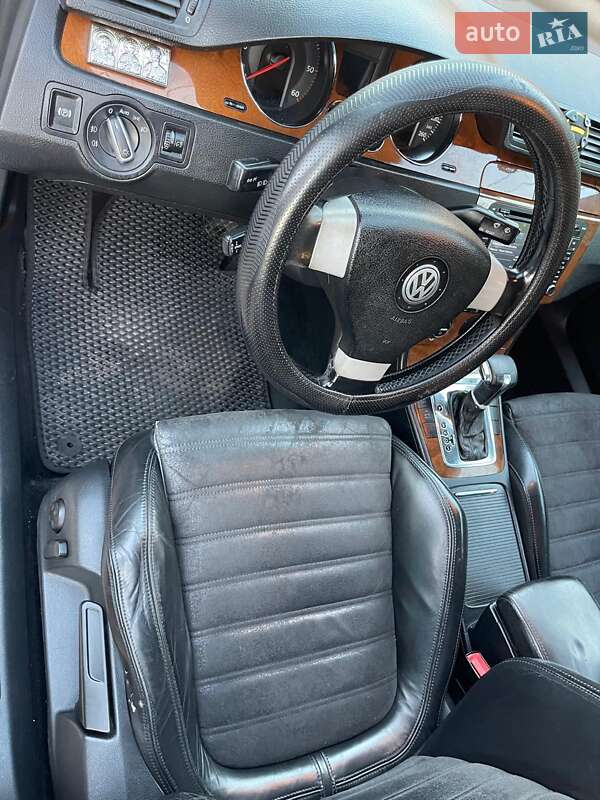 Седан Volkswagen Passat 2006 в Одессе