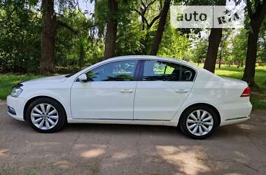 Седан Volkswagen Passat 2011 в Калуші