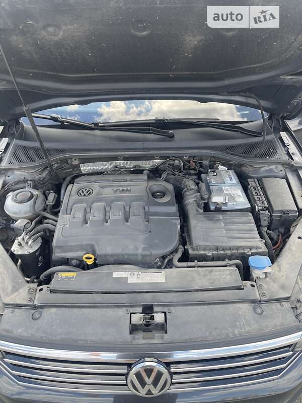 Седан Volkswagen Passat 2018 в Киеве