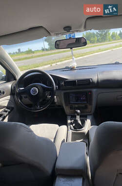 Универсал Volkswagen Passat 2002 в 