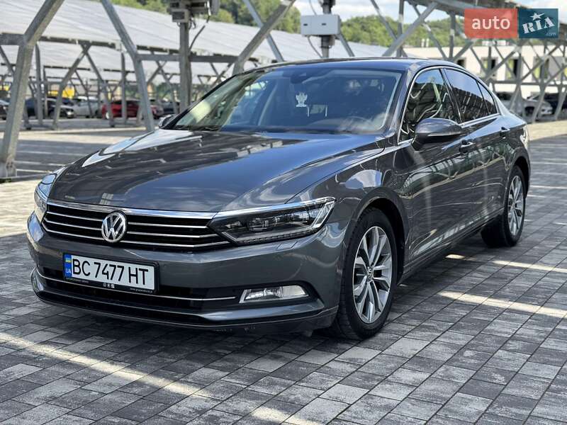Седан Volkswagen Passat 2016 в Львове