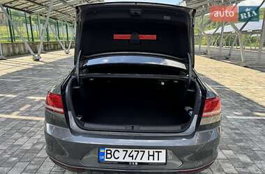 Седан Volkswagen Passat 2016 в 