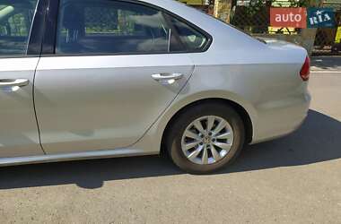 Седан Volkswagen Passat 2012 в 