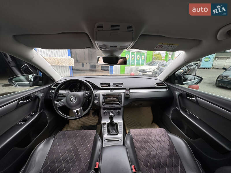 Универсал Volkswagen Passat 2014 в Житомире