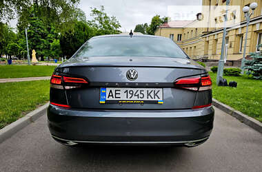 Седан Volkswagen Passat 2021 в Днепре