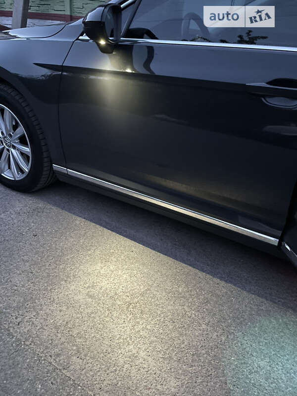 Универсал Volkswagen Passat 2015 в Вишневом