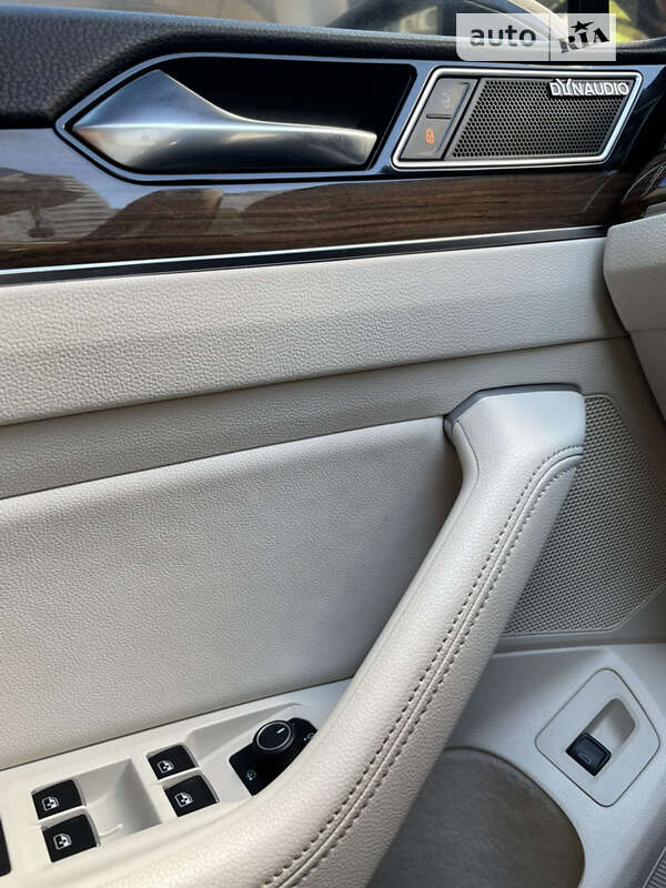 Универсал Volkswagen Passat 2015 в Вишневом