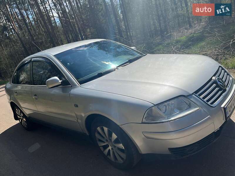 Седан Volkswagen Passat 2001 в Киеве