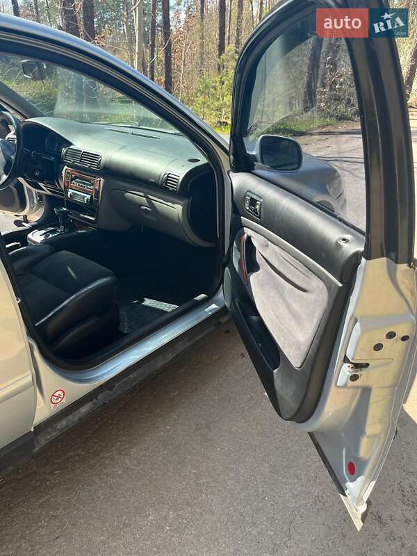 Седан Volkswagen Passat 2001 в Киеве