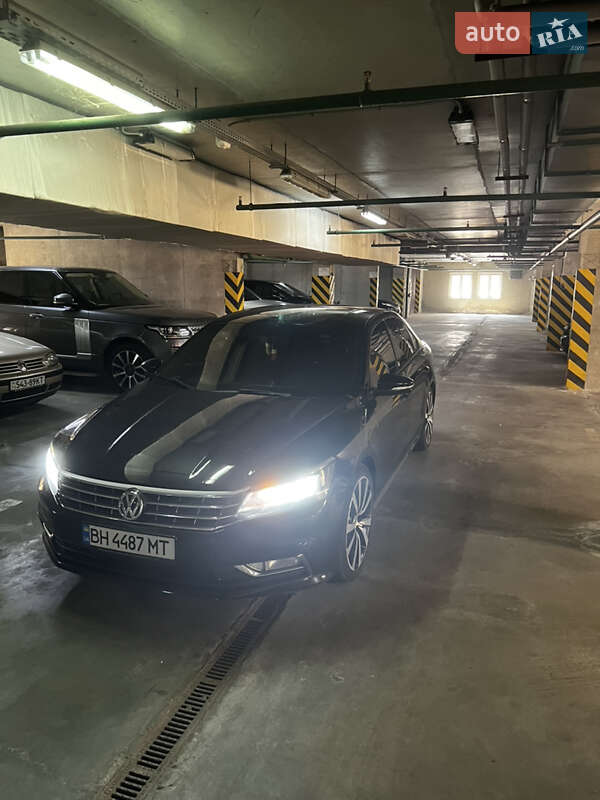 Седан Volkswagen Passat 2018 в Одессе
