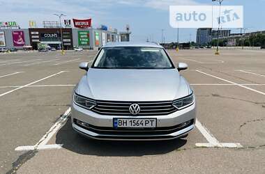 Универсал Volkswagen Passat 2016 в Одессе