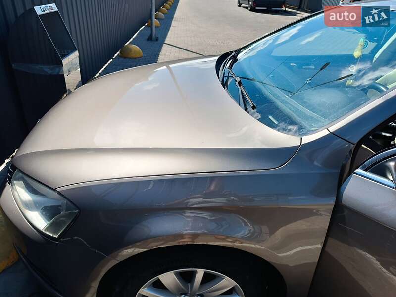 Volkswagen Passat 2011