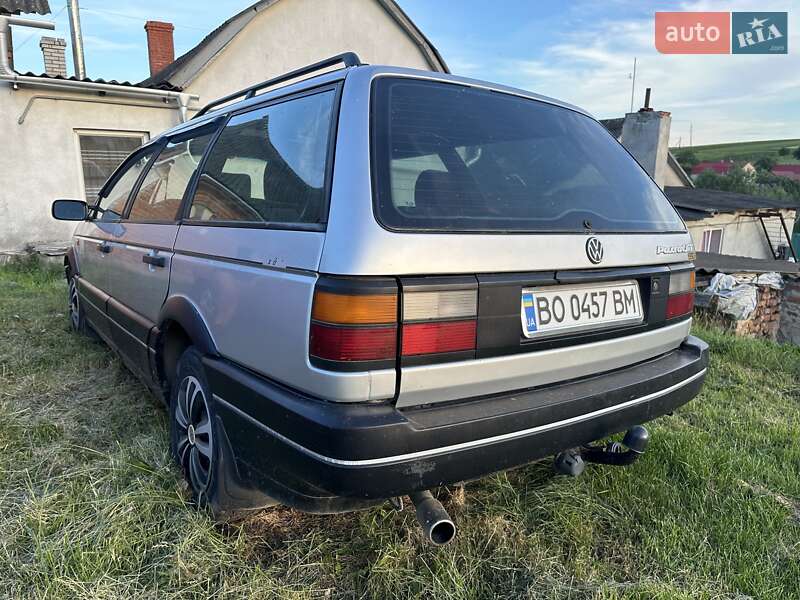 Універсал Volkswagen Passat 1989 в Підгайцях