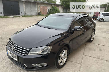 Седан Volkswagen Passat 2012 в Калуші