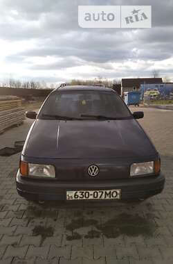 Универсал Volkswagen Passat 1990 в 