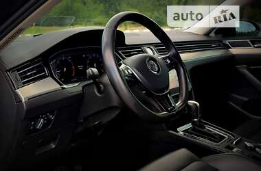 Седан Volkswagen Passat 2017 в Жовтих Водах