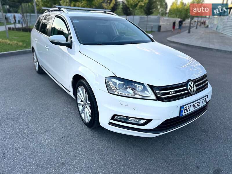 Універсал Volkswagen Passat 2013 в Дніпрі