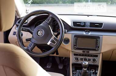 Универсал Volkswagen Passat 2012 в 