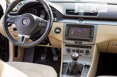 Универсал Volkswagen Passat 2012 в Ивано-Франковске